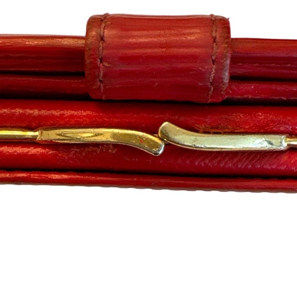 LOUIS VUITTON Epi Kisslock Wallet - Picture 8 of 11